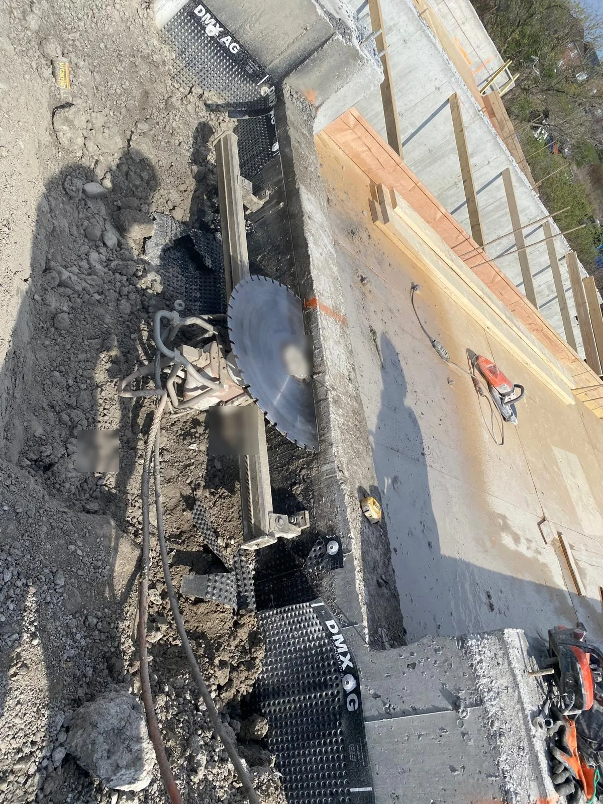 Wall saw mobilization